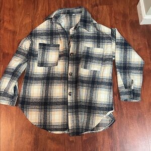 PLAID navy and cream size medium oversized amazon button down shacket